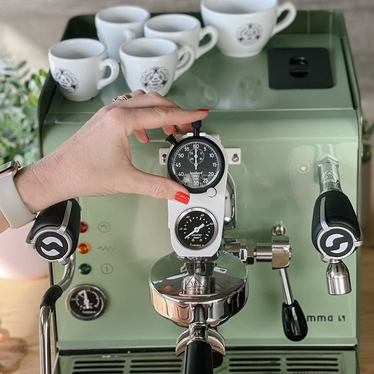 Kontrol Penuh di Tangan Barista